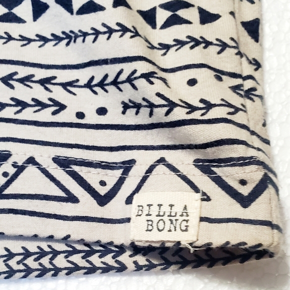 Billabong Tribal Fully Printed Dress Tan/Navy Size Medium NWT. - Picture 15 of 16